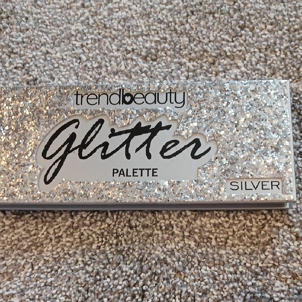 Trend Beauty Silver Glitter Palette